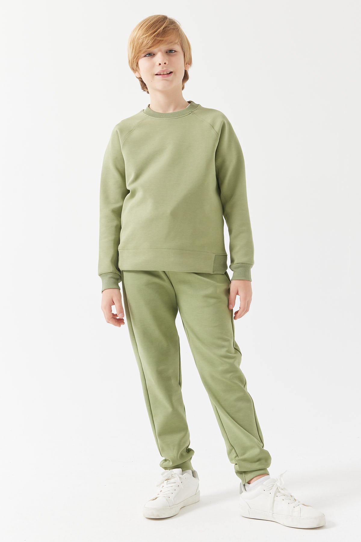 بنطلون رياضي للأولاد