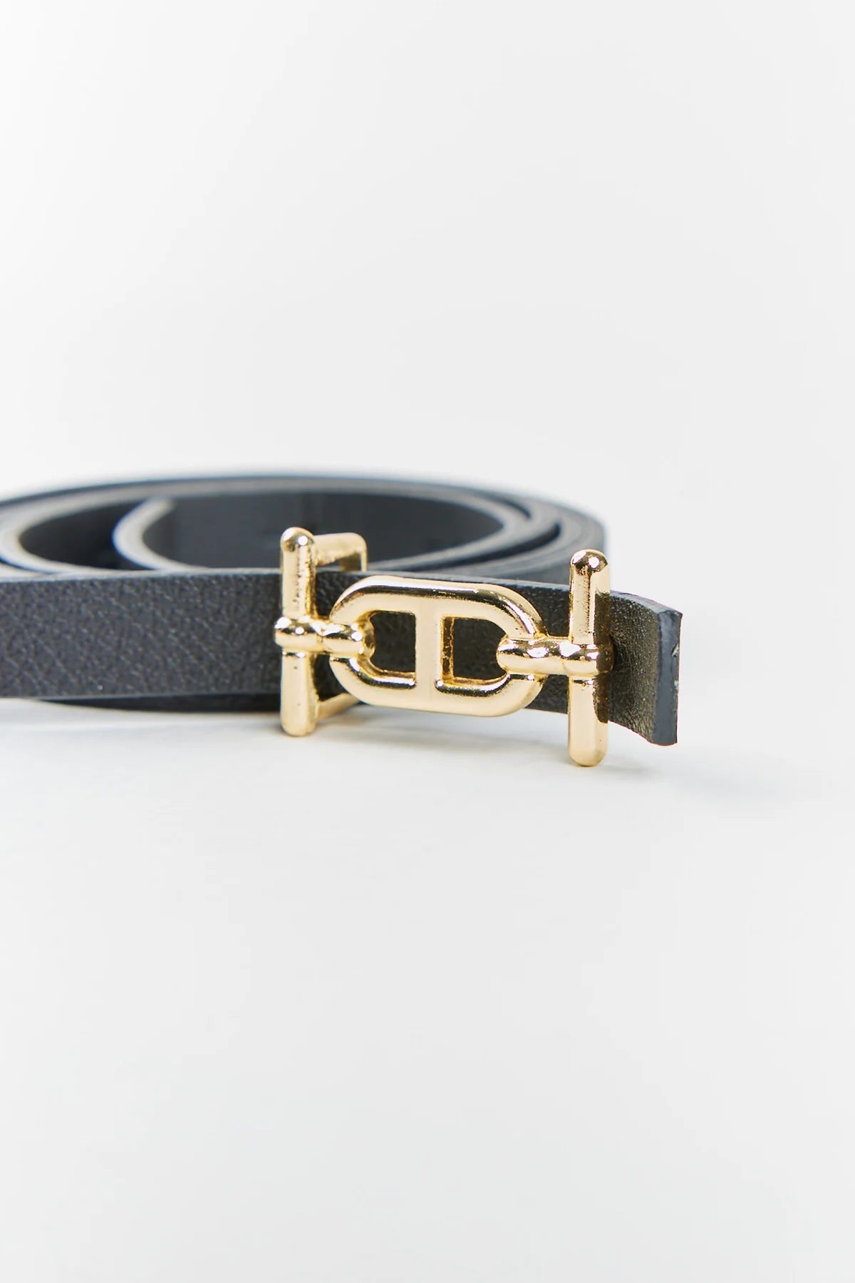 حزام نسائي مفصل بإبزيم