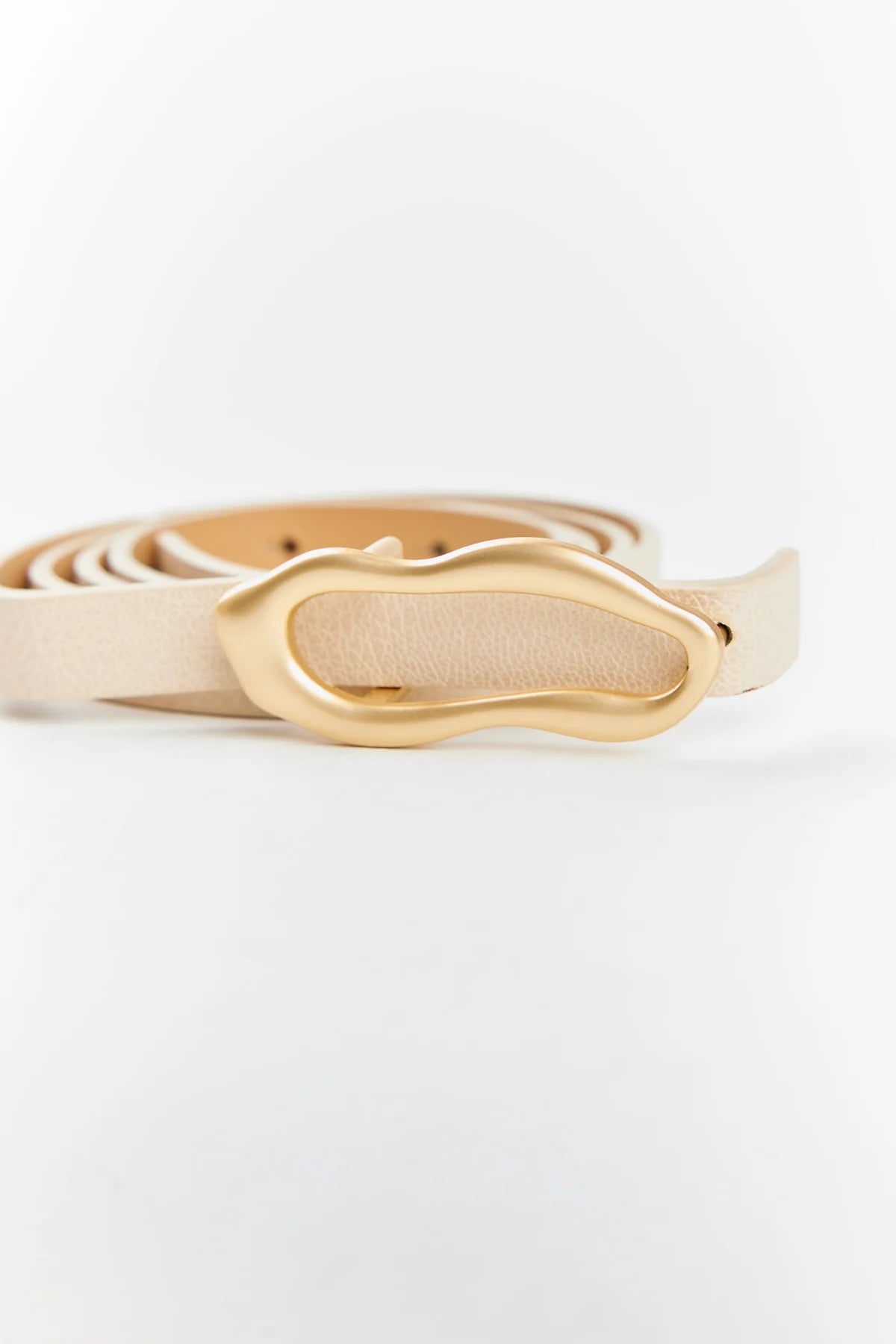 حزام نسائي مفصل بإبزيم