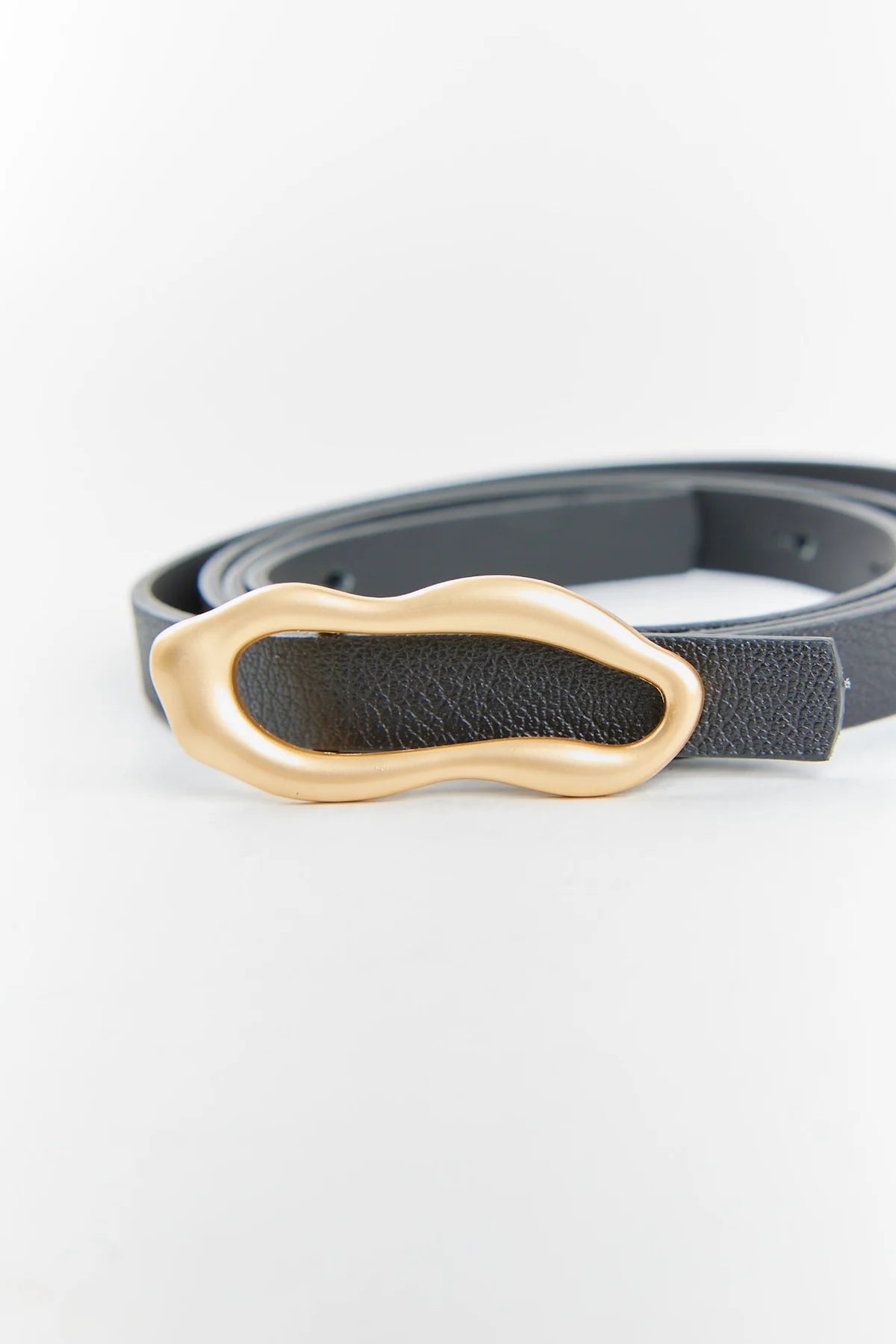 حزام نسائي مفصل بإبزيم