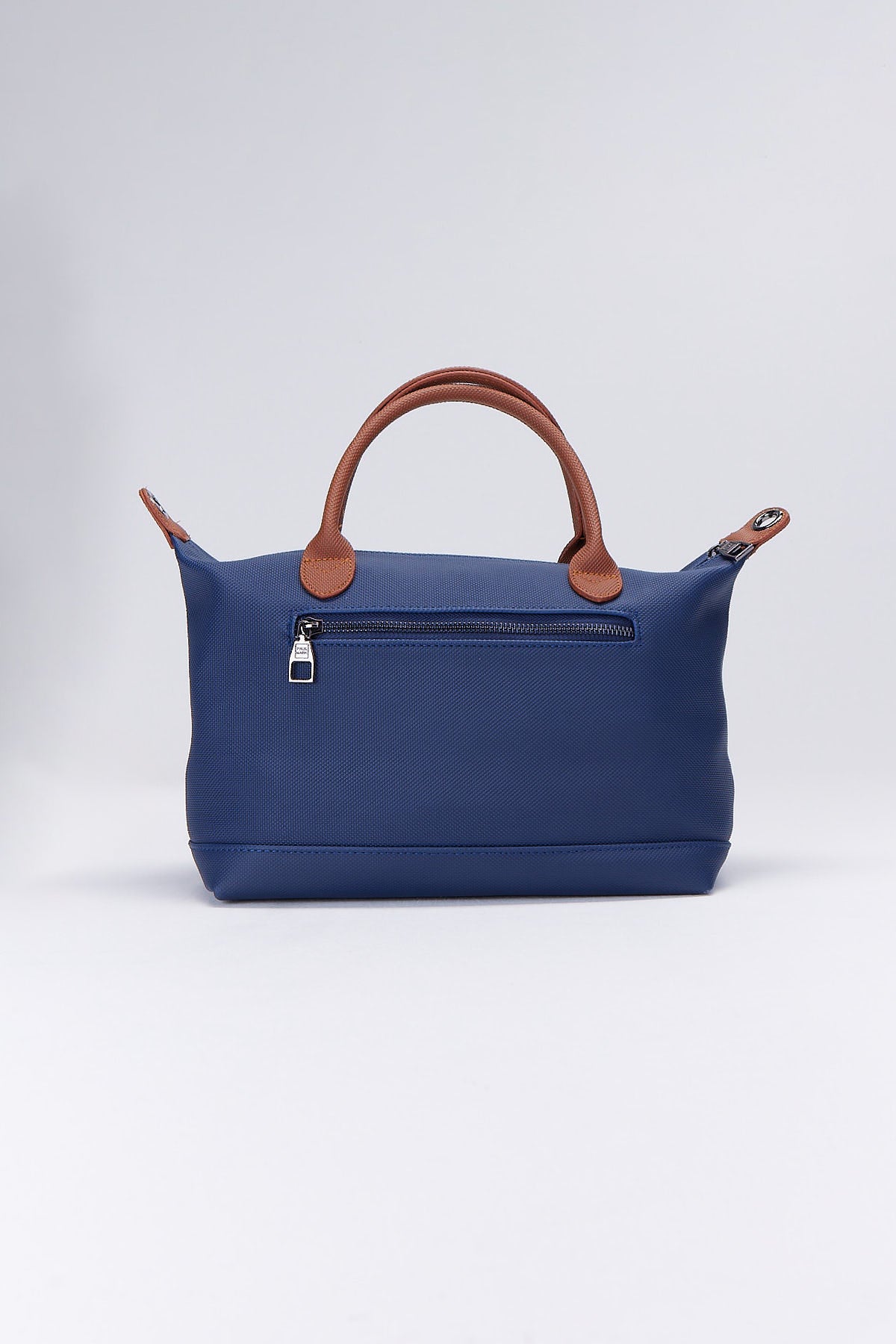 حقيبة نسائية بمقبض قصير