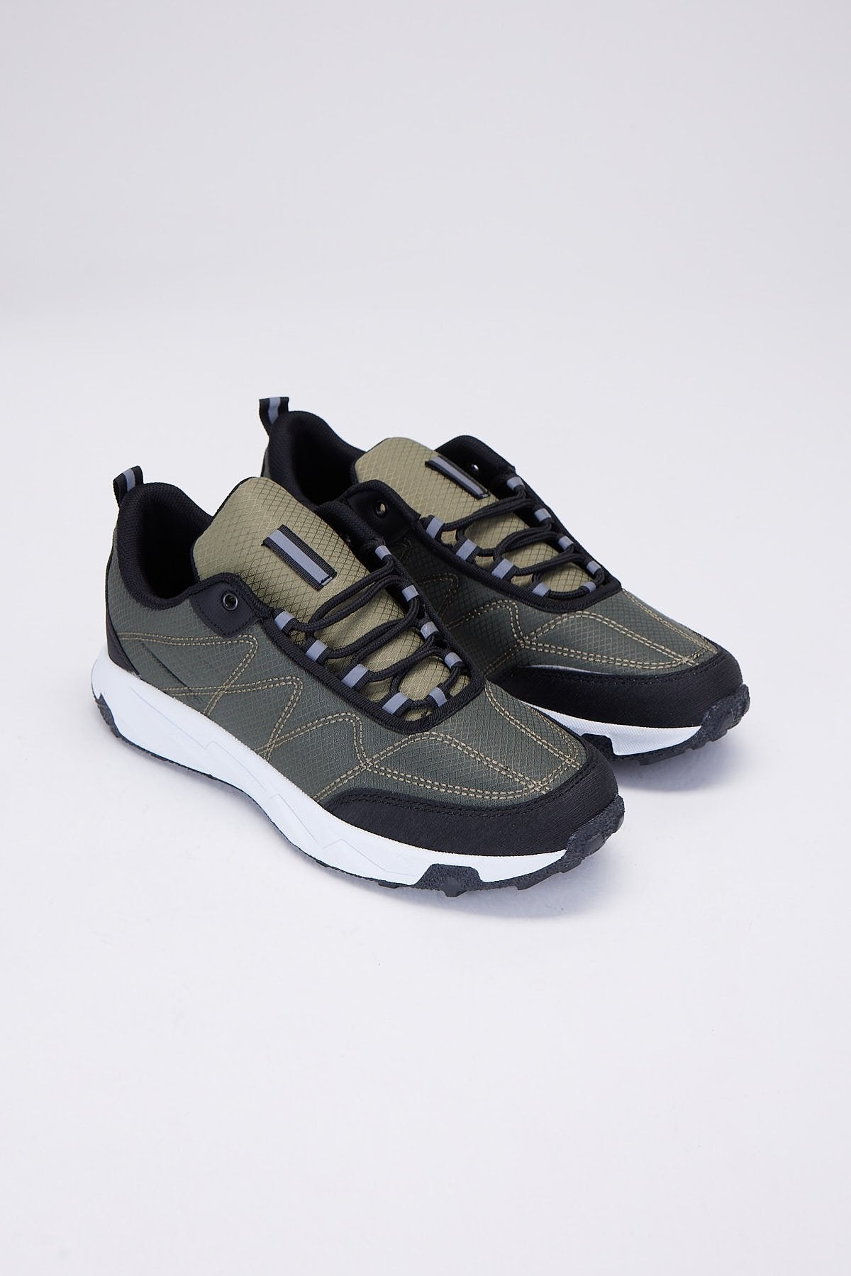 Men's Flat Sole Sneakers