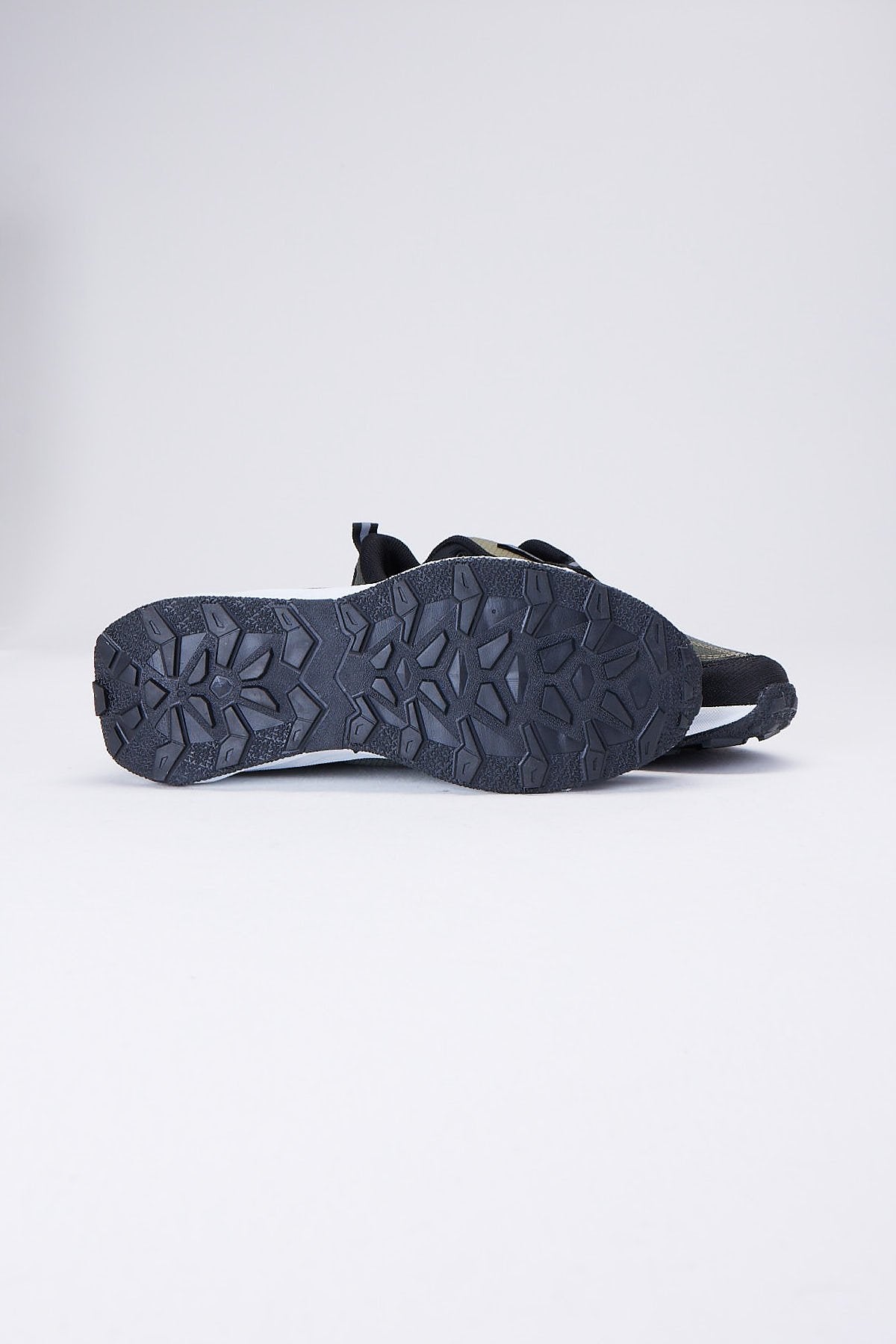 Men's Flat Sole Sneakers