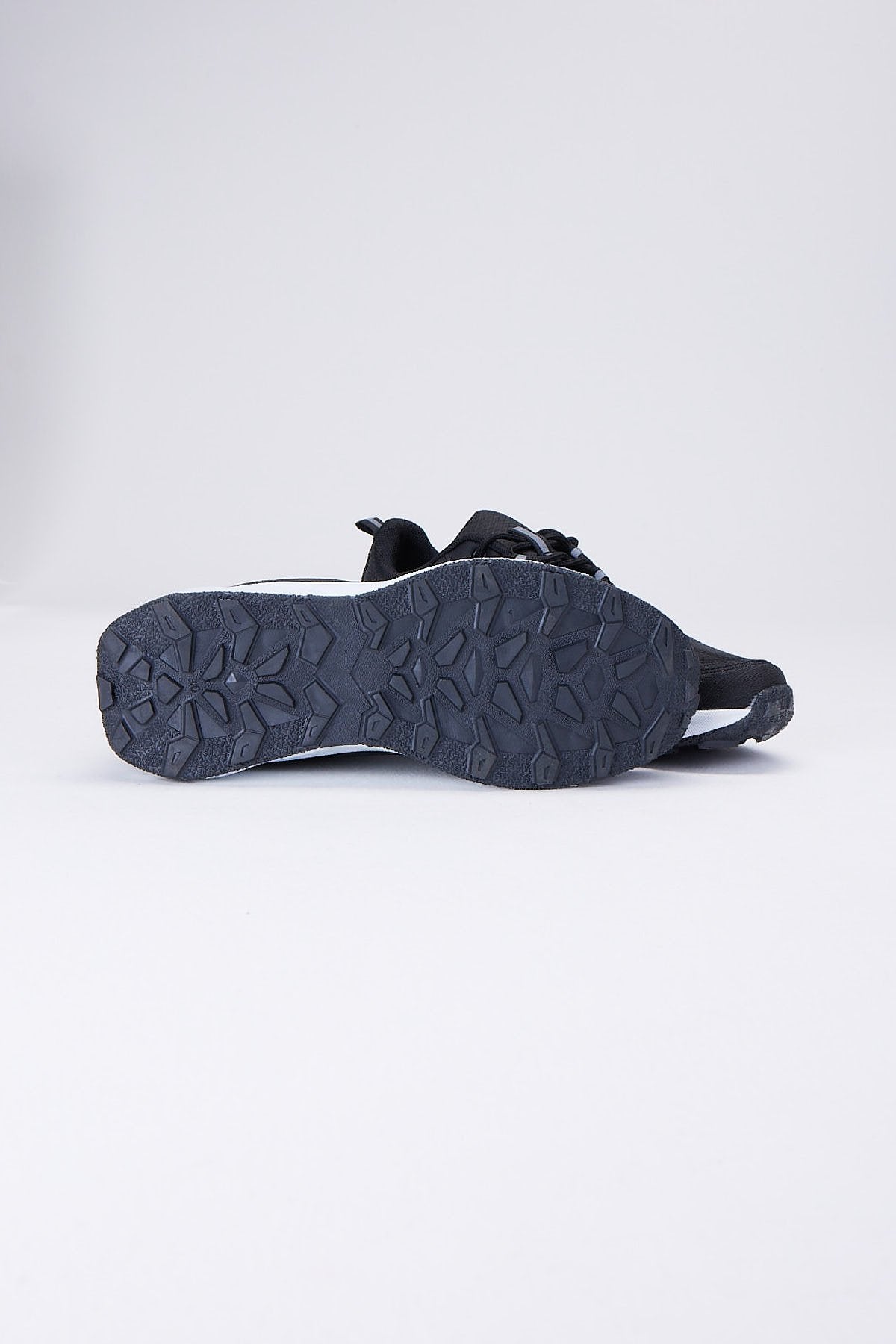 Men's Flat Sole Sneakers