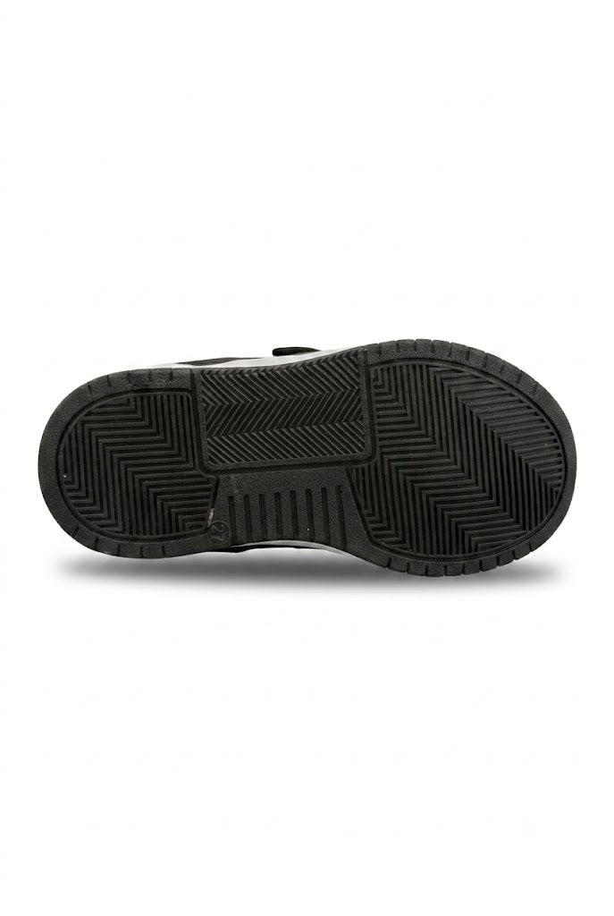 SPORTS SHOES
