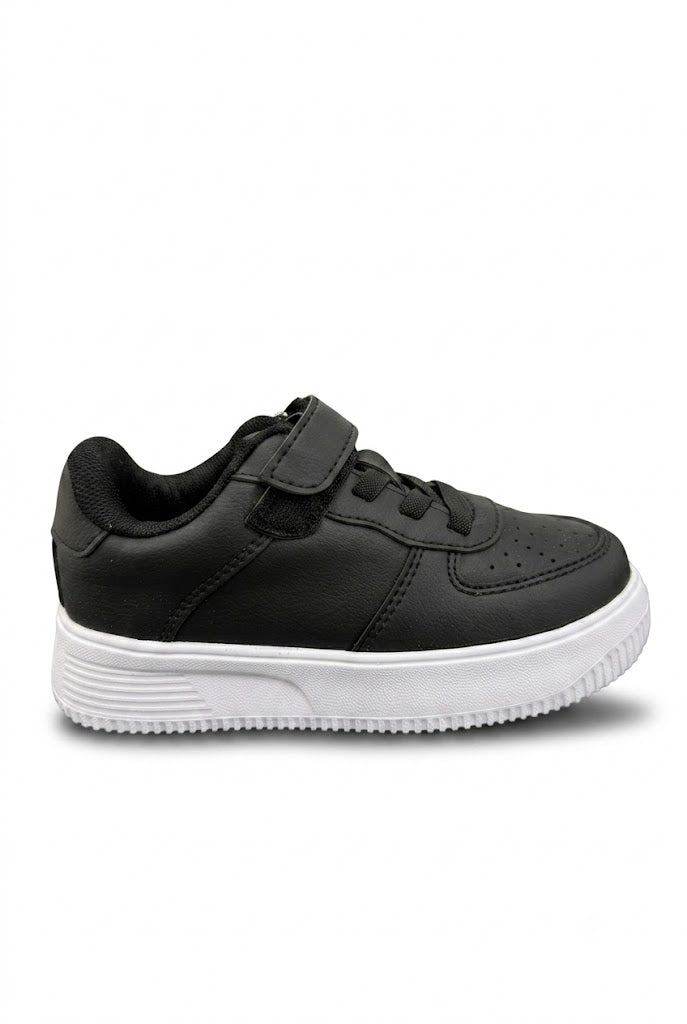 SPORTS SHOES