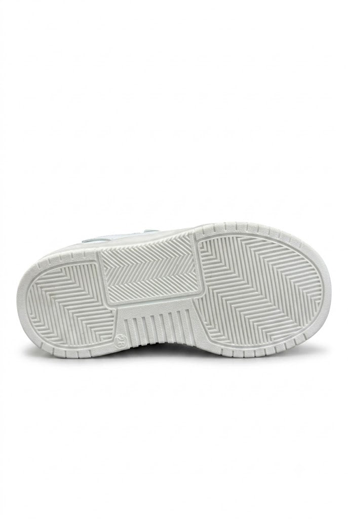 SPORTS SHOES