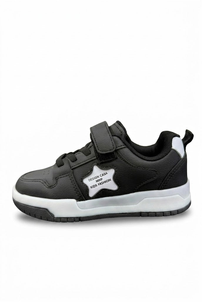 SPORTS SHOES