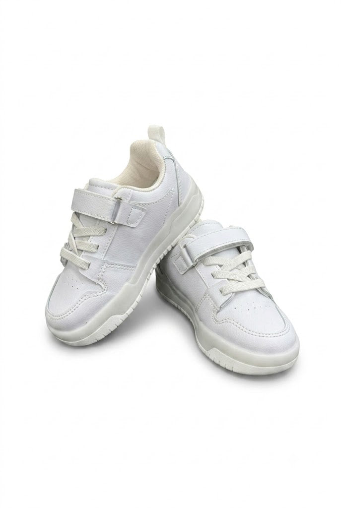 SPORTS SHOES
