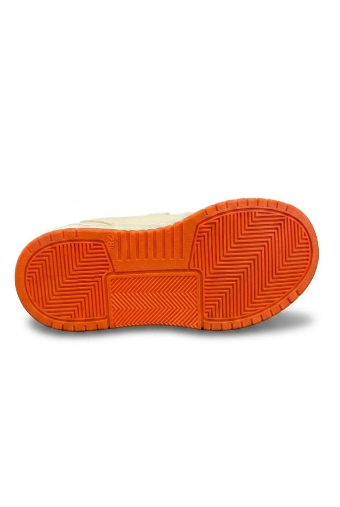 SPORTS SHOES