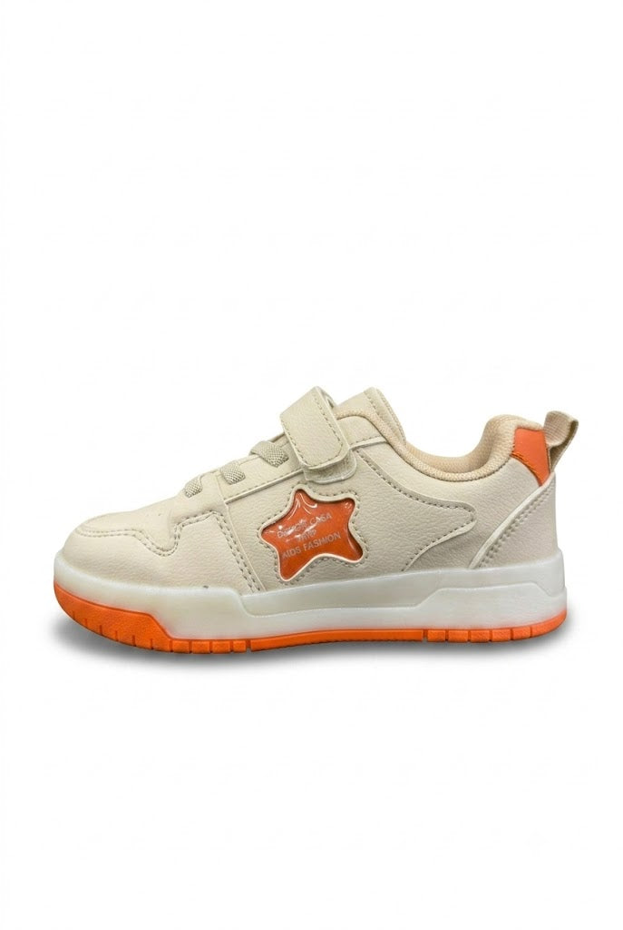 SPORTS SHOES
