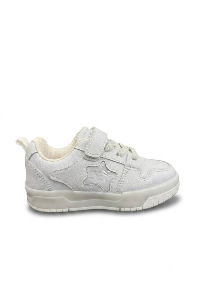 SPORTS SHOES