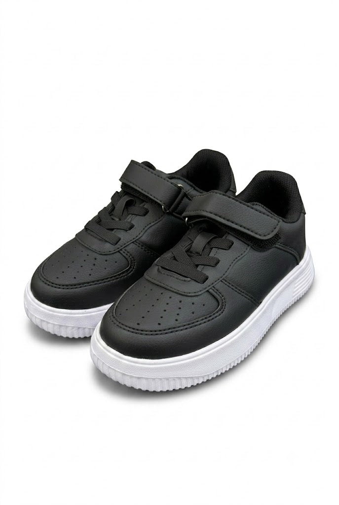 SPORTS SHOES