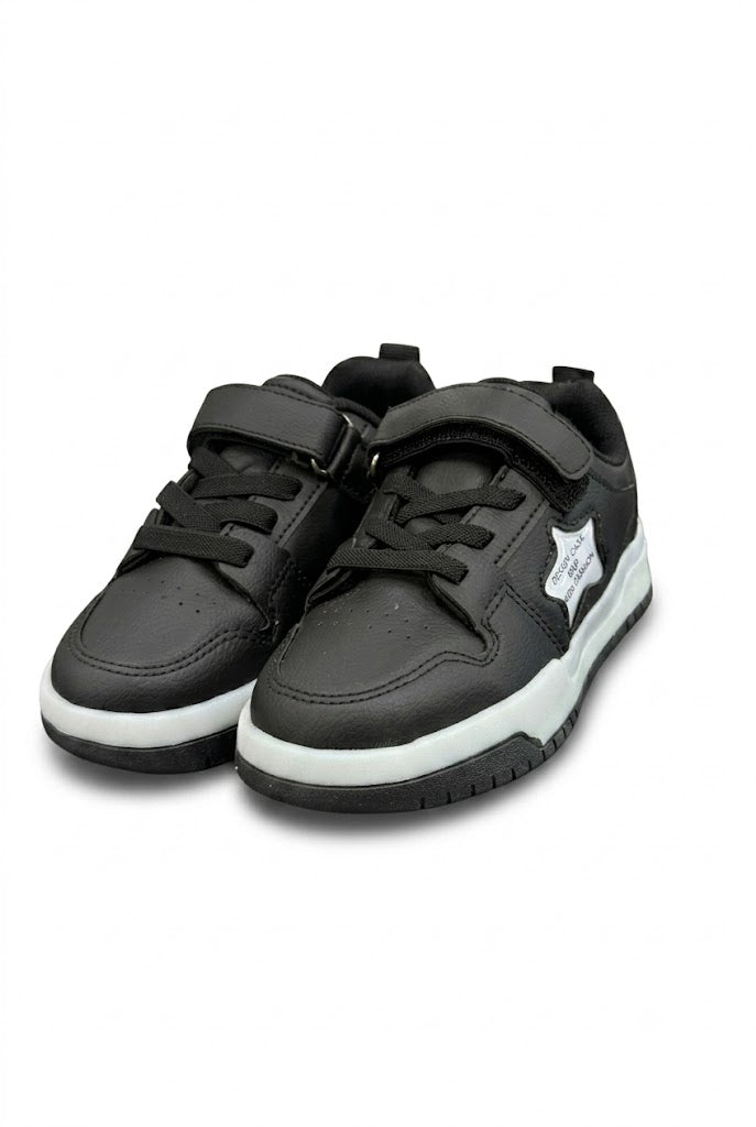 SPORTS SHOES